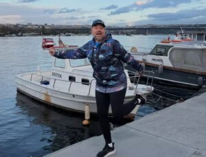 Ata Demirer’den esprili zayıflama tüyosu: İnsanın yaptığı hiçbir şeyi yemiyoruz!