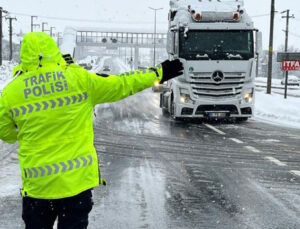 Bolu Dağı’nda ağır tonajlı araçlara kar yasağı!