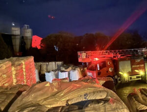 Elazığ’da fabrika yangını: 16 işçi dumandan etkilendi