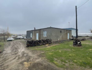 Eşine de oğluna da acımadı! Katliam evi!