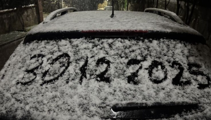 İstanbul’a kar yağdı