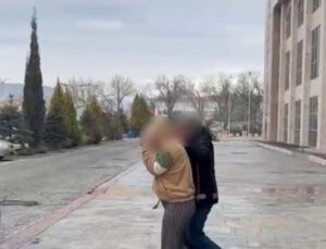 Uşak’ta midesinden 1 kilogram uyuşturucu çıkan zanlı tutuklandı