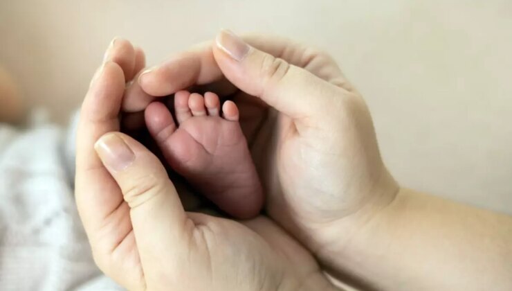 Yeni doğan bebekte diş varsa ve sallanıyorsa acil müdahale gerekebilir