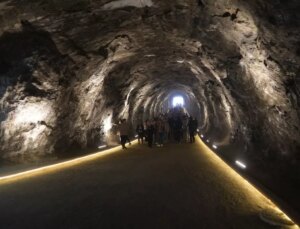 Yerin 150 metre altında! Şifa arayanlar Türkiye’nin dört bir yanından akın ediyor