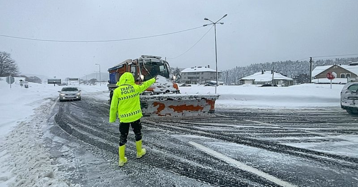 D-100 kara yolu İstanbul istikameti kapandı!