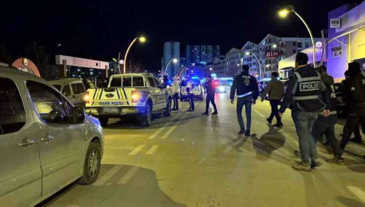 Yılbaşı kutlamasında çıkan kavgaya müdahale eden polis, bıçakla yaralandı